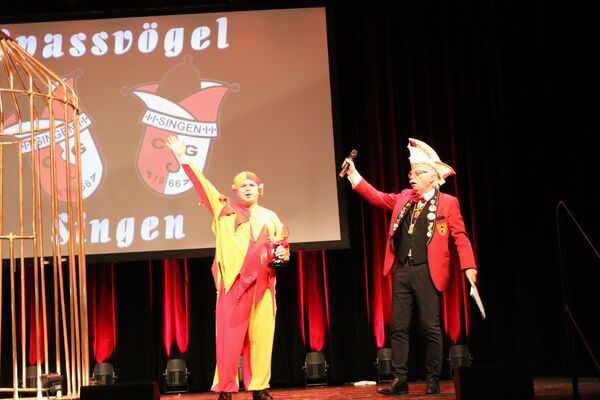 In die Bütt stieg beim Gesamt-Remchinger Bürgertreffen unter anderen Nils Nonnenmacher (links), hier mit Moderator Herbert Milich. Foto: Zachmann