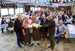 Über ein gelungenes Oktoberfest freuen sich Michael Rettinger (von links), Heiko Wagner (beide FCA-Förderverein), Gemeinderat Felix Hoeckh, Mario Hädrich (FCA-Förderverein) und Johannes Schweizer (Brauhaus Pforzheim). Foto: Zachmann  